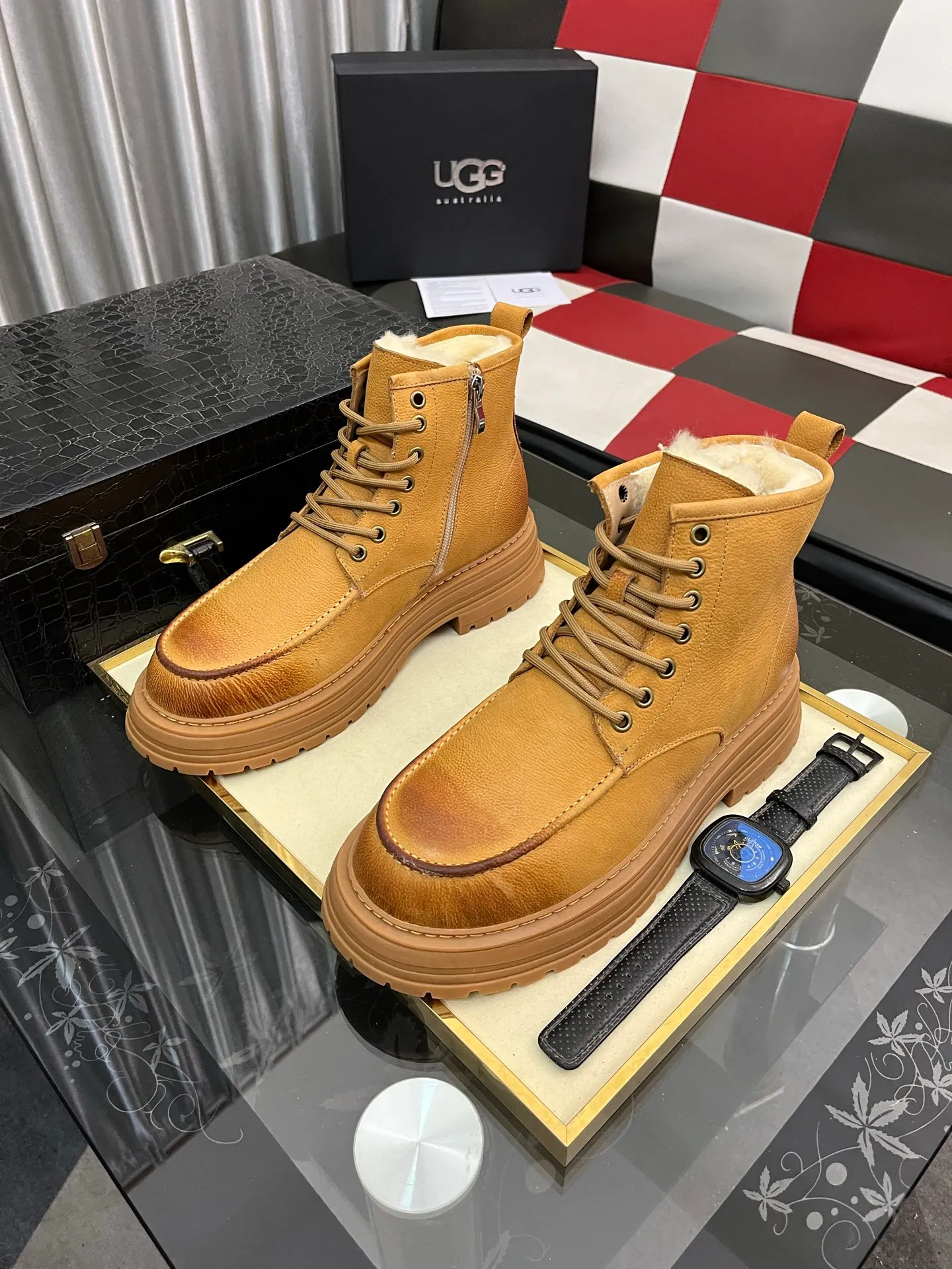 Men's Men's Shoes 💰660⌚️⌚️New UGG fur-integrated men's simple and fashionable snow shoes. The most worth buying at the end of this year are warm casual shoes. Whether you are out and about at home, their comfortable and warm performance will be your most suitable fashion companion! The material is cowhide upper and imported wool is used inside. Two layers of cowhide for warmth and comfort! The eva+ rubber patch outsole is cushioned, wear-resistant, and has good elasticity. It is light and wear-resistant, comfortable and soft, and the new simple cut is more fashionable. It has both practicality and fashion sense, so you no longer have to worry about how to match it in winter, while still maintaining fashionable taste. High-quality genuine wool produced in Dongguan. The material depends on the details! Size: 38-39-40-41-42-43-44-45
